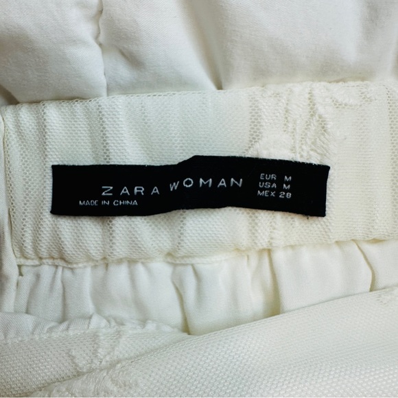 Zara Women all Lace white mini skirt with pockets. Fully lined. - Picture 4 of 6